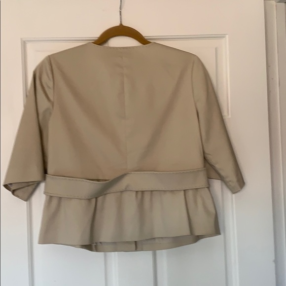 Tahari cream 3 button blazer - Picture 4 of 4